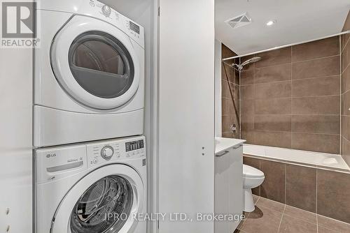 507 - 650 King Street W, Toronto, ON - Indoor Photo Showing Laundry Room