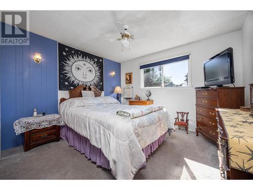 1208 38 Avenue, Vernon, BC - Indoor Photo Showing Bedroom