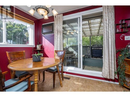 1208 38 Avenue, Vernon, BC - Indoor Photo Showing Dining Room