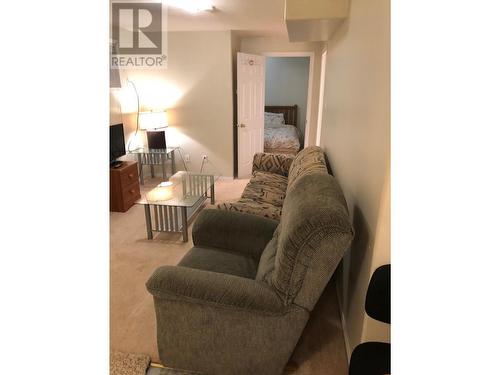 3928 Cottonwood Road, Fort Nelson, BC - Indoor Photo Showing Living Room