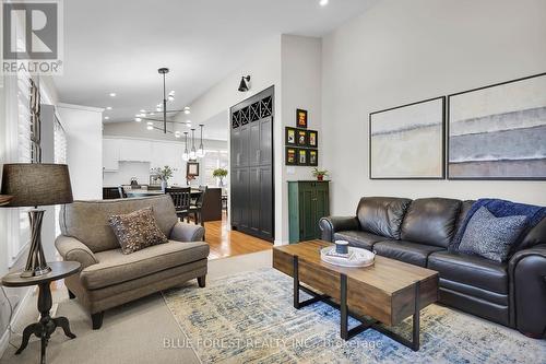 309 South Leaksdale Circle, London, ON - Indoor Photo Showing Living Room