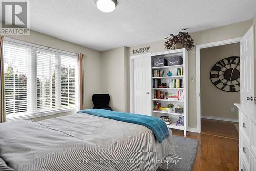 309 South Leaksdale Circle, London, ON - Indoor Photo Showing Bedroom