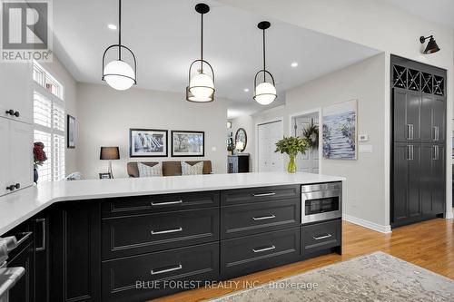 309 South Leaksdale Circle, London, ON - Indoor Photo Showing Kitchen