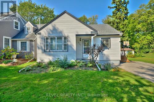 5737 Brookfield Avenue, Niagara Falls, ON - Outdoor With Facade