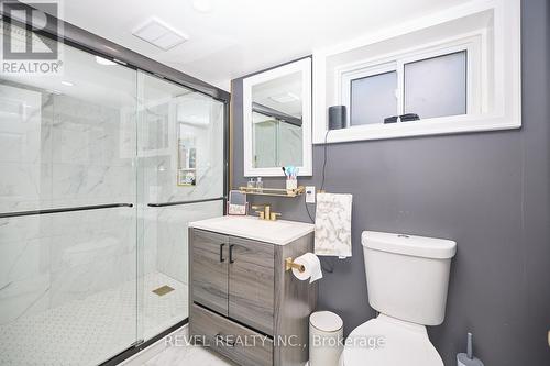 5737 Brookfield Avenue, Niagara Falls, ON - Indoor Photo Showing Bathroom