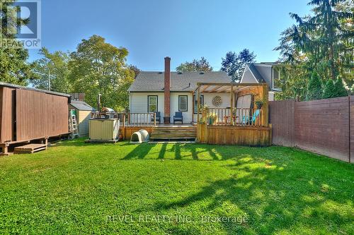 5737 Brookfield Avenue, Niagara Falls, ON - Outdoor With Deck Patio Veranda With Backyard