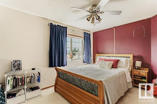 2944 41 Av Nw, Edmonton, AB - Indoor Photo Showing Bedroom