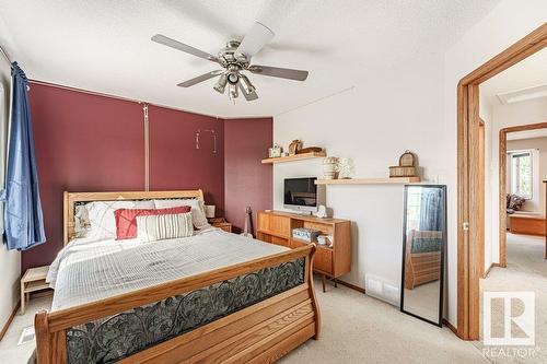 2944 41 Av Nw, Edmonton, AB - Indoor Photo Showing Bedroom