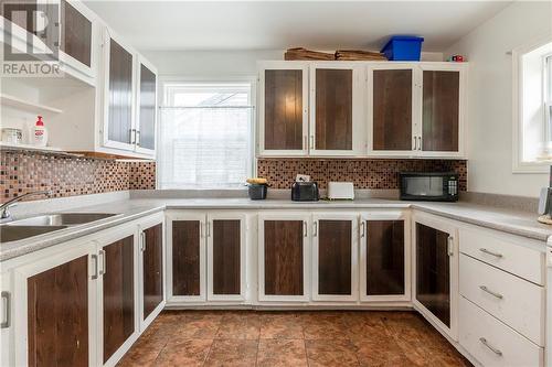 18 Tower Drive, Dieppe, NB - Indoor Photo Showing Kitchen