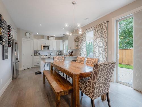 733 Hayward Place, Kamloops, BC - Indoor Photo Showing Dining Room