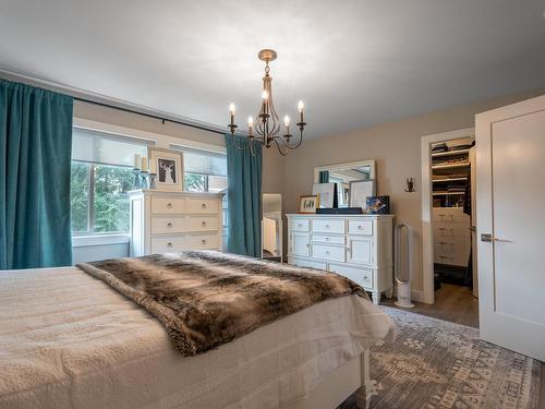 733 Hayward Place, Kamloops, BC - Indoor Photo Showing Bedroom