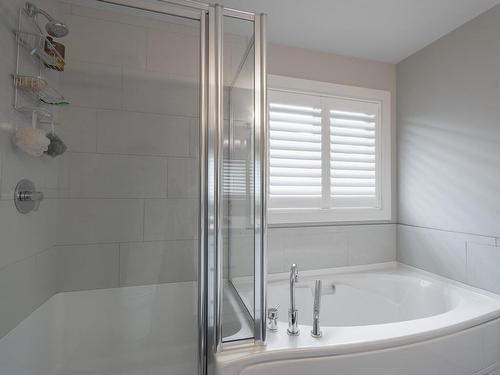 733 Hayward Place, Kamloops, BC - Indoor Photo Showing Bathroom