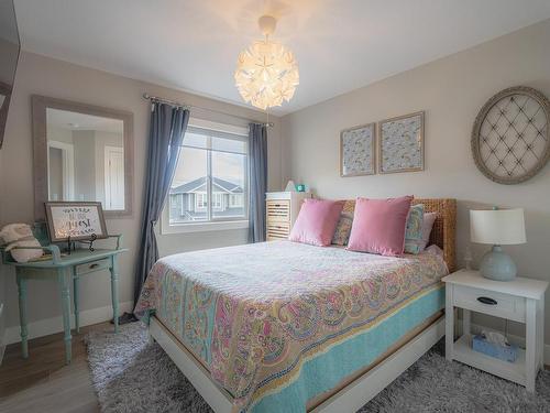 733 Hayward Place, Kamloops, BC - Indoor Photo Showing Bedroom