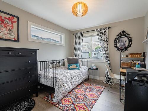 733 Hayward Place, Kamloops, BC - Indoor Photo Showing Bedroom