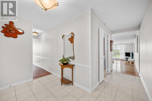 1402 - 2185 Marine Drive, Oakville, ON - Indoor Photo Showing Other Room