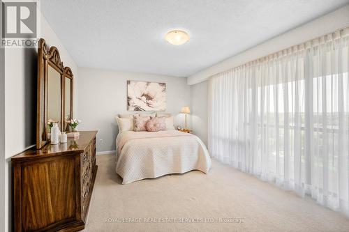 1402 - 2185 Marine Drive, Oakville, ON - Indoor Photo Showing Bedroom