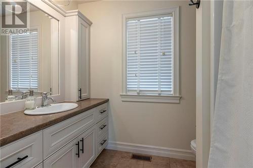 54 Mccoy Street, Moncton, NB - Indoor Photo Showing Bathroom