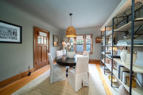 944 Byng Place, Winnipeg, MB - Indoor Photo Showing Dining Room