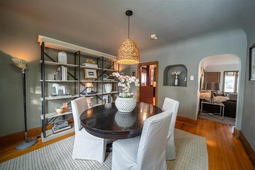 944 Byng Place, Winnipeg, MB - Indoor Photo Showing Dining Room