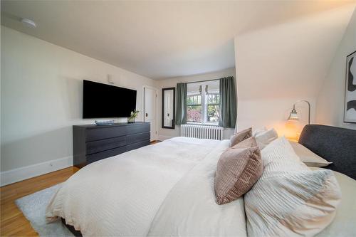 944 Byng Place, Winnipeg, MB - Indoor Photo Showing Bedroom