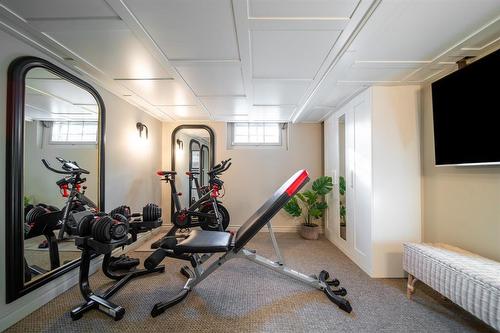 944 Byng Place, Winnipeg, MB - Indoor Photo Showing Gym Room