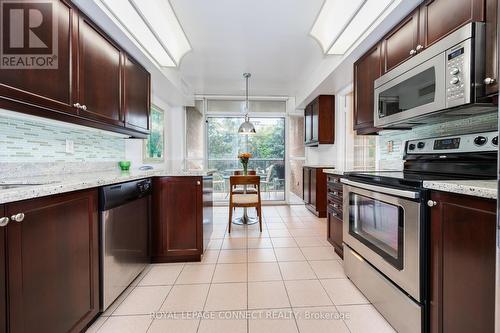 302 - 3181 Bayview Avenue, Toronto, ON - Indoor Photo Showing Kitchen