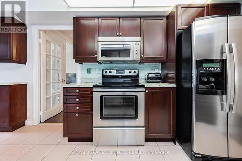 302 - 3181 Bayview Avenue, Toronto, ON - Indoor Photo Showing Kitchen