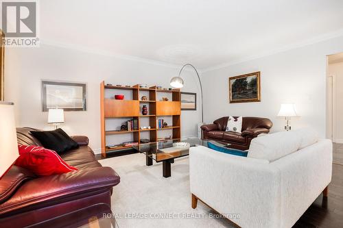 302 - 3181 Bayview Avenue, Toronto, ON - Indoor Photo Showing Living Room