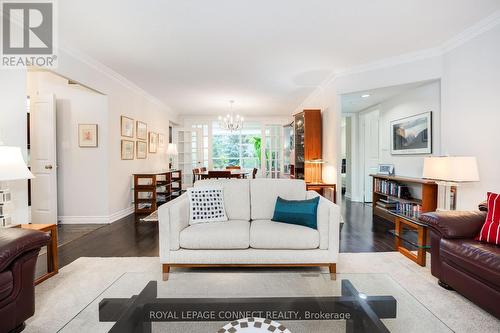 302 - 3181 Bayview Avenue, Toronto, ON - Indoor Photo Showing Living Room