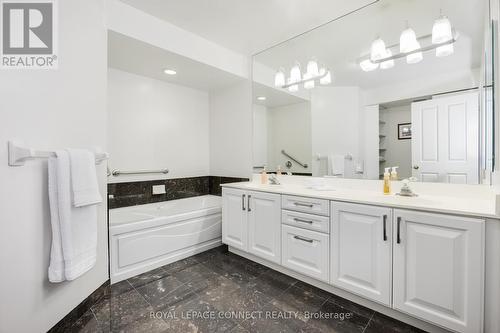 302 - 3181 Bayview Avenue, Toronto, ON - Indoor Photo Showing Bathroom