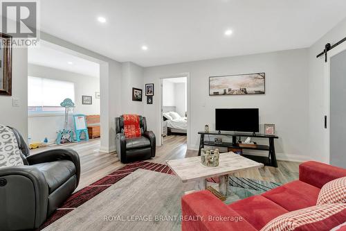 157 Terrace Hill Street, Brantford, ON - Indoor Photo Showing Living Room