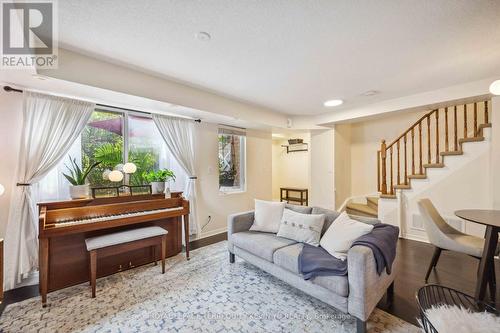 125 - 20 Elsie Lane, Toronto, ON - Indoor Photo Showing Living Room