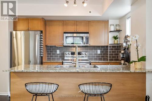 125 - 20 Elsie Lane, Toronto, ON - Indoor Photo Showing Kitchen With Double Sink With Upgraded Kitchen