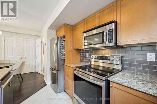 125 - 20 Elsie Lane, Toronto, ON - Indoor Photo Showing Kitchen