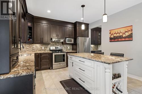 74 Creekside Drive, Welland, ON - Indoor Photo Showing Kitchen With Upgraded Kitchen