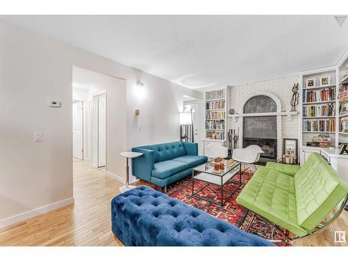 44 Mardale Cr, Sherwood Park, AB - Indoor Photo Showing Living Room