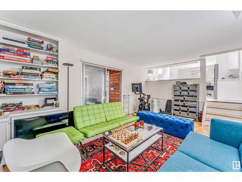 44 Mardale Cr, Sherwood Park, AB - Indoor Photo Showing Living Room