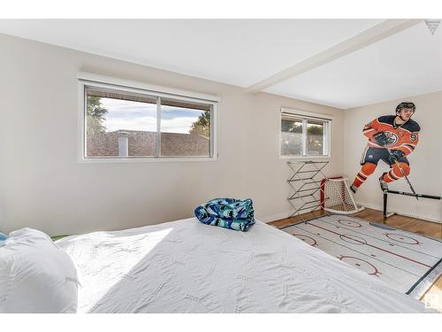 44 Mardale Cr, Sherwood Park, AB - Indoor Photo Showing Bedroom