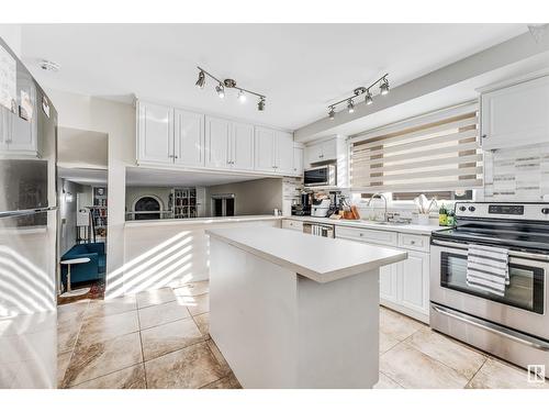 44 Mardale Cr, Sherwood Park, AB - Indoor Photo Showing Kitchen