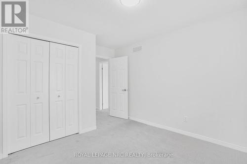 11 Meadow Wood Crescent, Hamilton, ON - Indoor Photo Showing Other Room