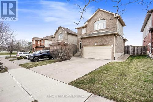 11 Meadow Wood Crescent, Hamilton, ON - Outdoor