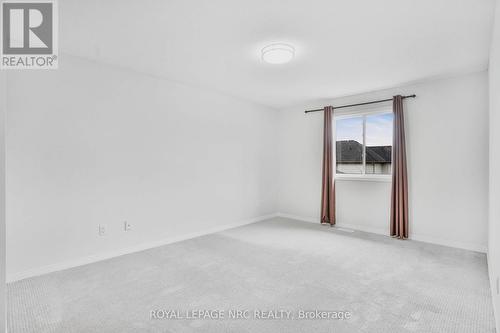 11 Meadow Wood Crescent, Hamilton, ON - Indoor Photo Showing Other Room