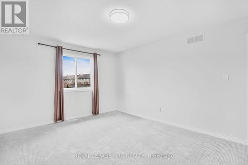 11 Meadow Wood Crescent, Hamilton, ON - Indoor Photo Showing Other Room