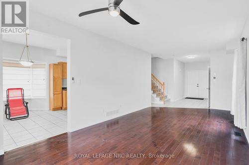 11 Meadow Wood Crescent, Hamilton, ON - Indoor Photo Showing Other Room