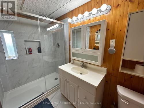 105 Fourth Street, Kirkland Lake, ON - Indoor Photo Showing Bathroom