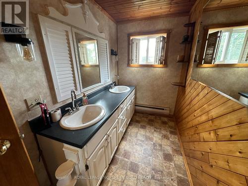 105 Fourth Street, Kirkland Lake, ON - Indoor Photo Showing Bathroom