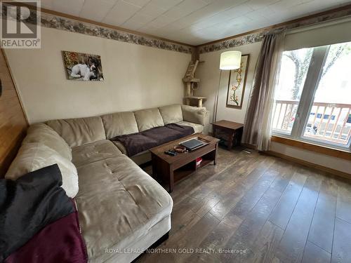 105 Fourth Street, Kirkland Lake, ON - Indoor Photo Showing Living Room