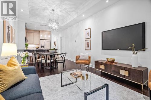 113 - 21 Burkebrook Place, Toronto, ON - Indoor Photo Showing Living Room