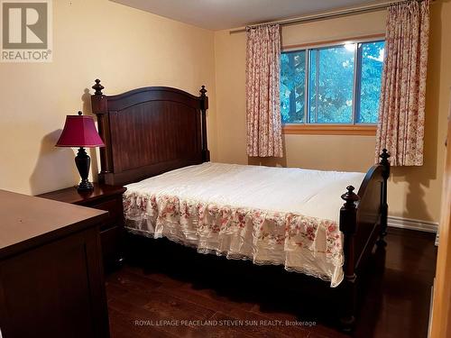 10 Flavian Crescent, Toronto, ON - Indoor Photo Showing Bedroom