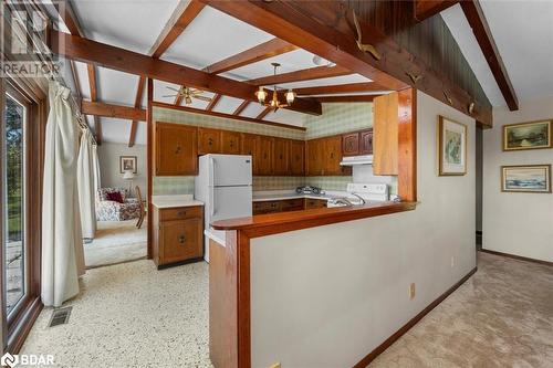 1098 Sideroad 15, Schomberg, ON - Indoor Photo Showing Kitchen